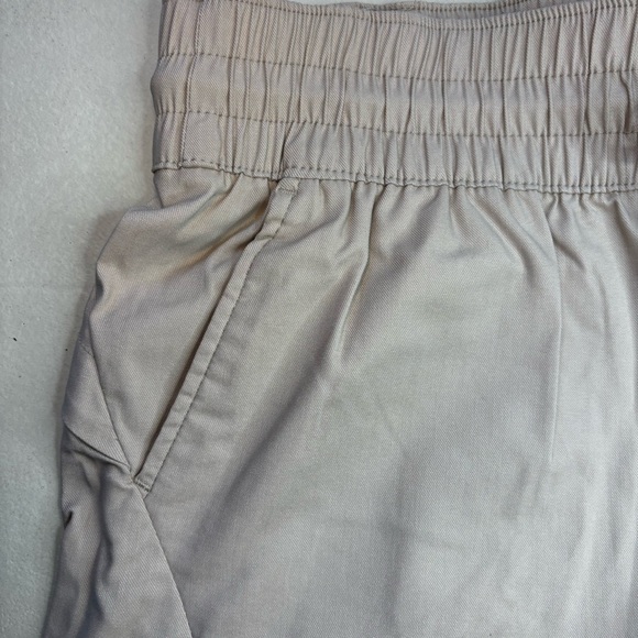 Avalanche NWT 'In Waves' Khaki Athletic Outdoor Shorts Elastic Waist Size Small - Picture 9 of 11